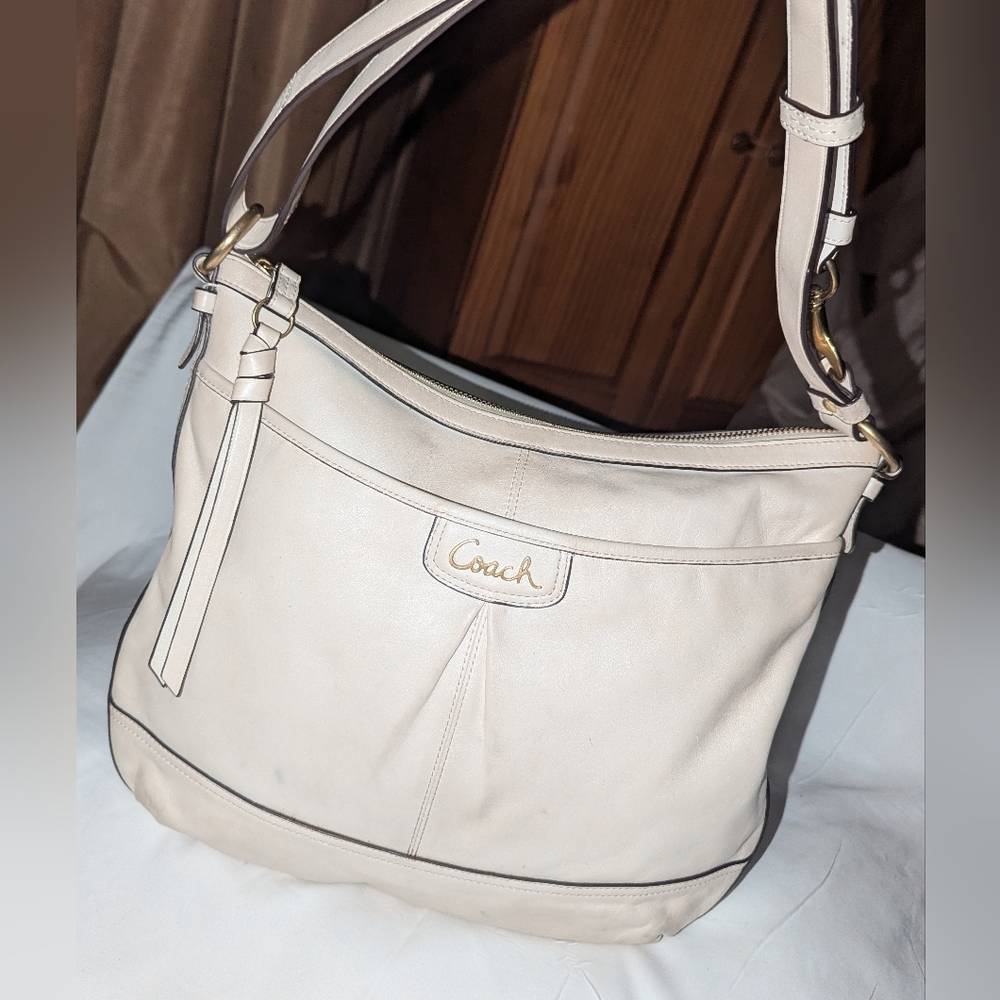 Coach Park Creamy White Shoulder Bag with Gold Accents.F19726 - Picture 3 of 13